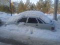 В марте из-под снега появляются не только цветы, но, порой, и целые автомобили! Очень снежная была зима