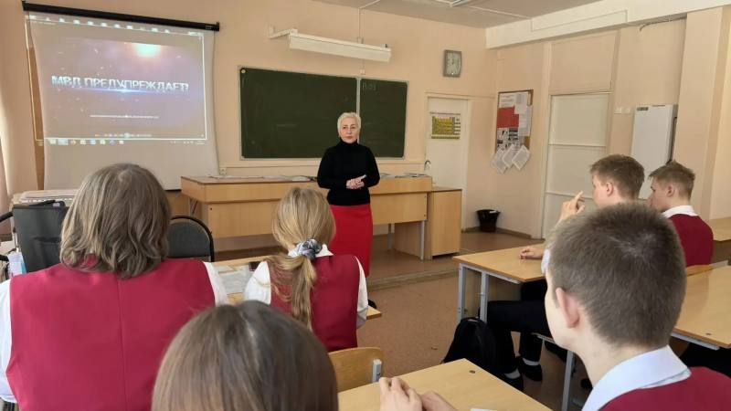 В Мордовии сотрудники управления по контролю за оборотом наркотиков проводят профилактические мероприятия среди студентов и школьников