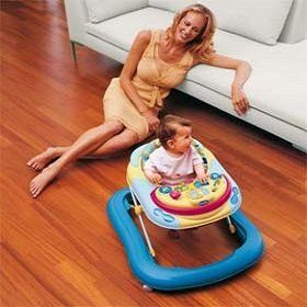 Ходунки для ребенка: полезны или вредны?