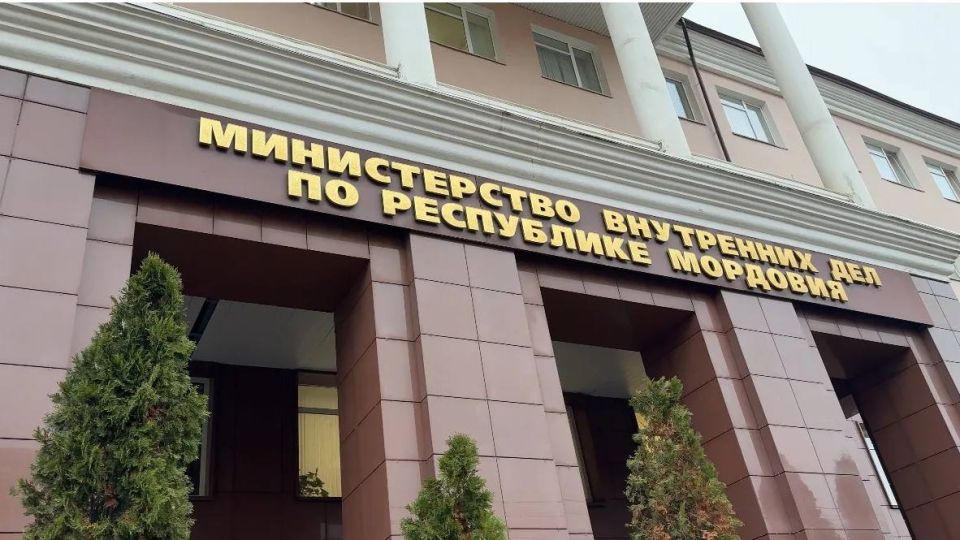 В Мордовии сотрудниками УЭБиПК республиканского МВД пресечена противоправная деятельность начальника отдела по работе с сетевыми клиентами, подозреваемого в получении коммерческого подкупа на общую сумму более 2,5 миллионов...