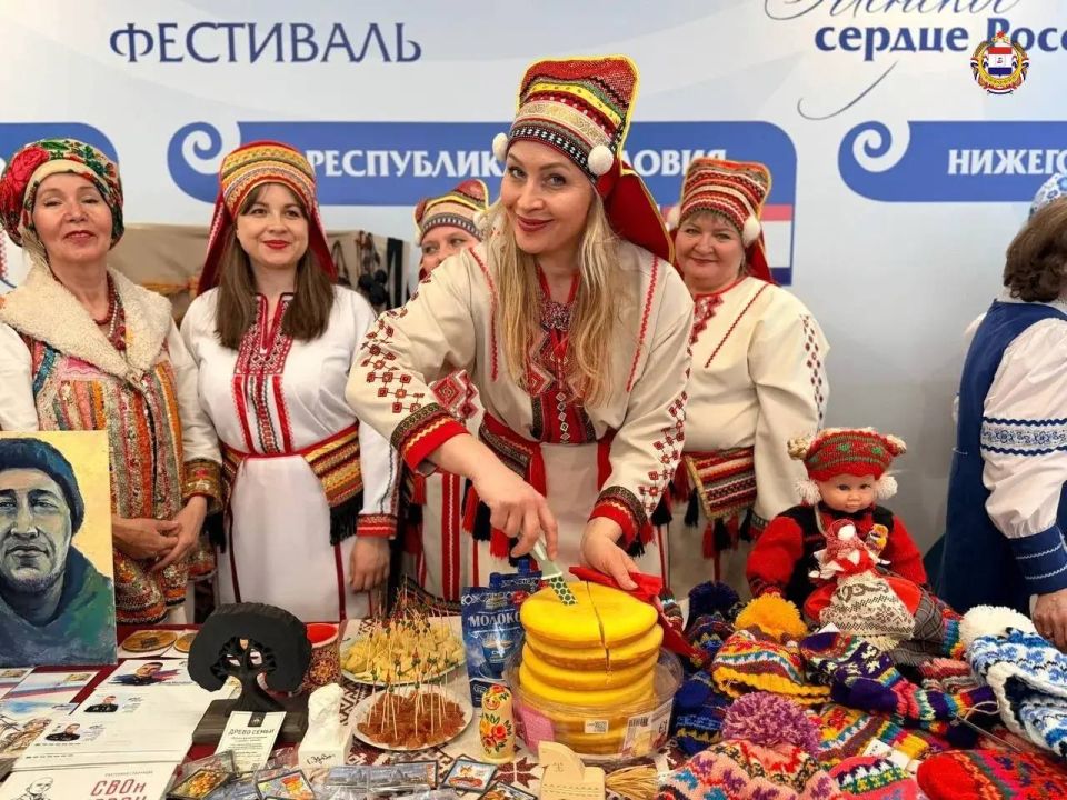 Женское сердце Мордовии. Жёны и мамы защитников Отечества из Мордовии приняли участие в окружном этапе фестиваля «Женское сердце России» в Уфе – он собрал 160 женщин из 14 регионов Приволжского федерального округа