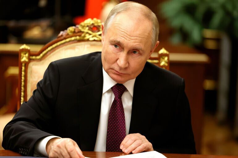 Новый закон позволяет иностранным служащим оставаться в России