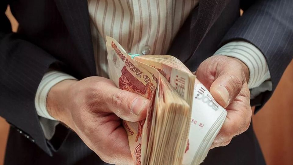 Статистика о зарплатах: что скрывают цифры средней зарплаты в 138 тысяч рублей?