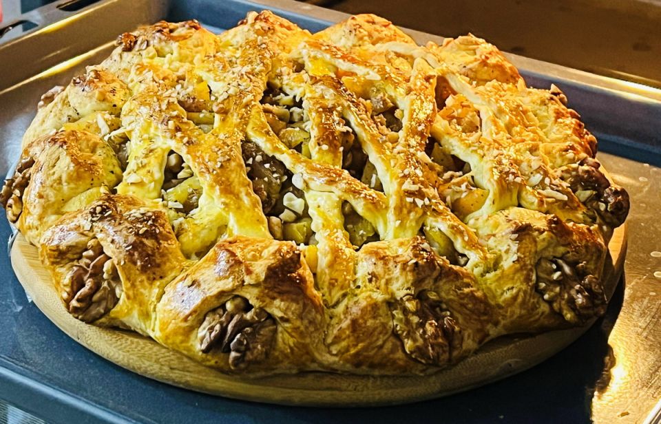 Нежный яблочный пирог, который влюбит в себя каждого гурмана