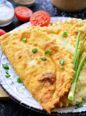 Чебуреки с куриным мясом и сыром: рецепт, который стоит попробовать