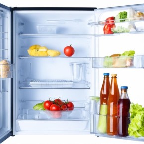 Правильное хранение продуктов: что действительно нельзя оставлять в холодильнике?