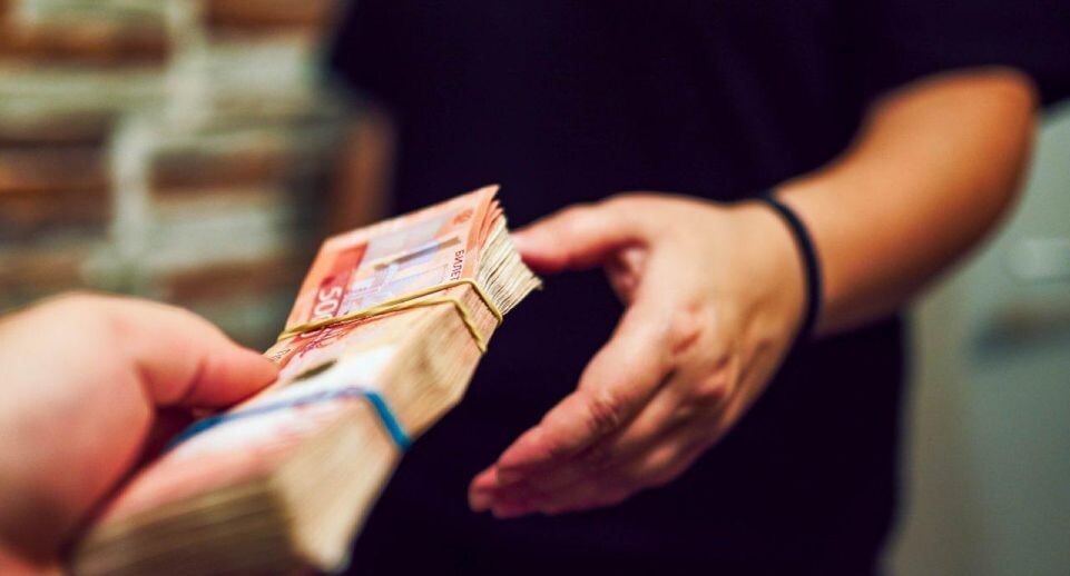 Долгосрочные вклады: ловушка или стратегия для россиян?