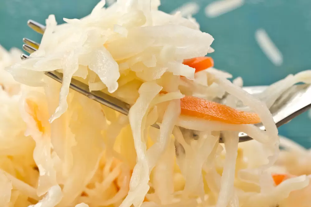 Почему квашеная капуста может горчить: советы по избежанию неприятного привкуса