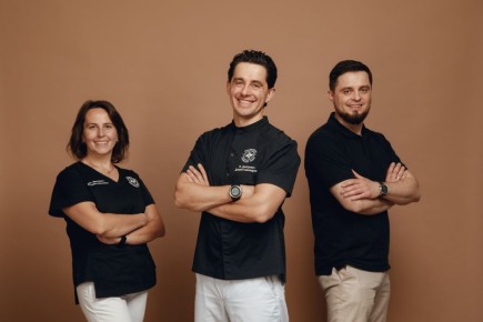 Как правильно ухаживать за зубными протезами: развенчание мифов