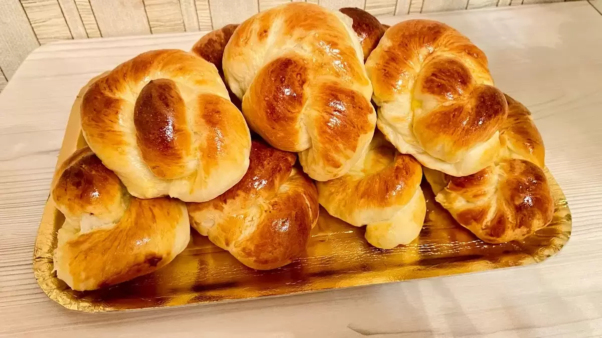 Легкое и пушистое тесто на сметане: идеальный рецепт для кулинарных шедевров