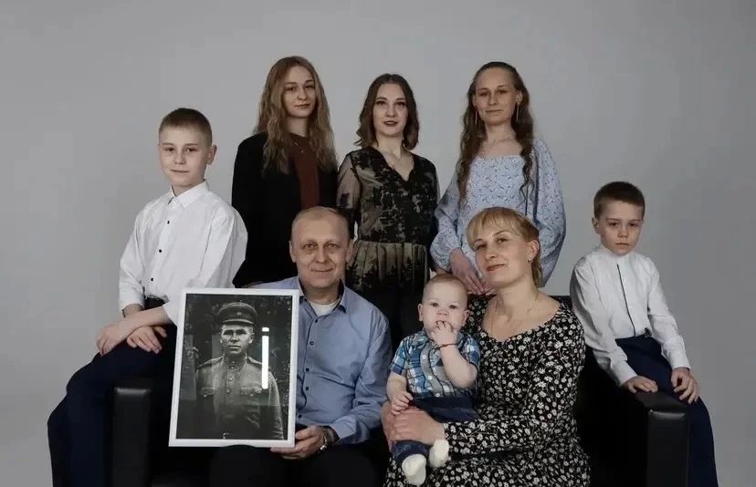 Сотрудники МЧС России приняли участие в акции «На этой земле родился герой» Сотрудники МЧС России приняли участие в акции «На этой земле родился герой»
