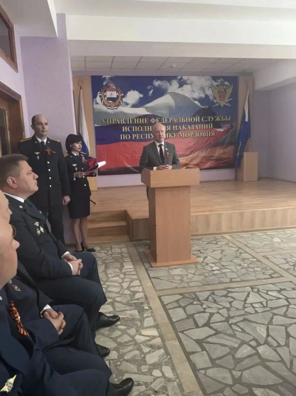Сергей Вдовин поздравил сотрудников уголовно-исполнительных инспекций УФСИН России по Мордовии Сергей Вдовин поздравил сотрудников уголовно-исполнительных инспекций УФСИН России по Мордовии