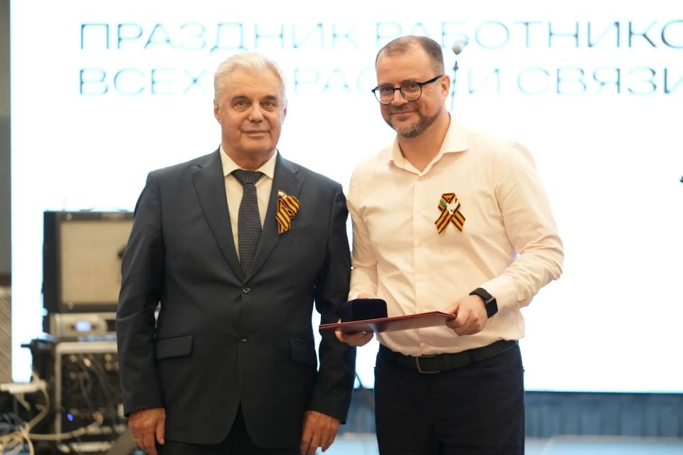 Владимир Чибиркин вручил награды Госсобрания Мордовии работникам отраслей связи Владимир Чибиркин вручил награды Госсобрания Мордовии работникам отраслей связи