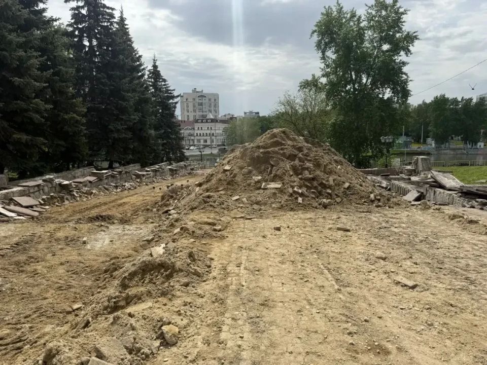 В Саранске продолжается масштабная реконструкция Фонтанного спуска В Саранске продолжается масштабная реконструкция Фонтанного спуска
