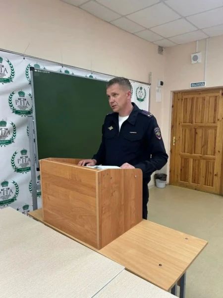 В Мордовии полицейские напомнили жителям республики о способах защиты от телефонных мошенников В Мордовии полицейские напомнили жителям республики о способах защиты от телефонных мошенников