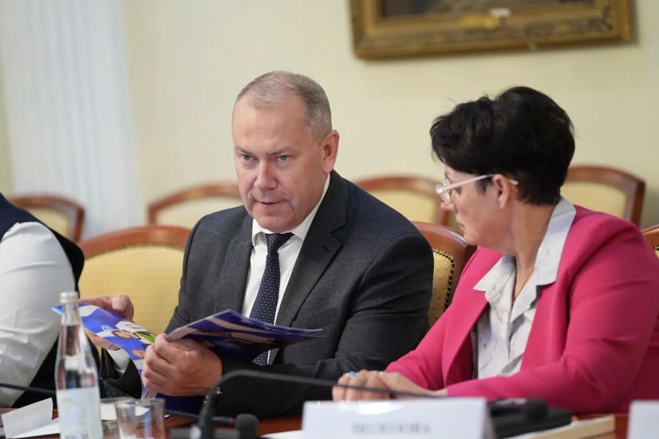 Артём Здунов: Мордовия - для семьи!. К вопросу повышения демографии подходим комплексно: строим, модернизируем инфраструктуру, благоустраиваем территории республики черед принцип семейноцентричности Артём Здунов: Мордовия - для семьи!. К вопросу повышения демографии подходим комплексно: строим, модернизируем инфраструктуру, благоустраиваем территории республики черед принцип семейноцентричности