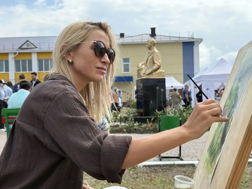 Артём Здунов: Есть у нас хорошая традиция - каждый год в старинном селе Кочелаево Ковылкинского района чтить память святых равноапостольных просветителей Кирилла и Мефодия – учителей словенских Артём Здунов: Есть у нас хорошая традиция - каждый год в старинном селе Кочелаево Ковылкинского района чтить память святых равноапостольных просветителей Кирилла и Мефодия – учителей словенских