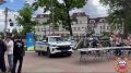 В Мордовии сотрудники Госавтоинспекции совместно с активистами «Движения Первых» в городском парке провели для юных участников дорожного движения игру-викторину «Знаю и соблюдаю»
