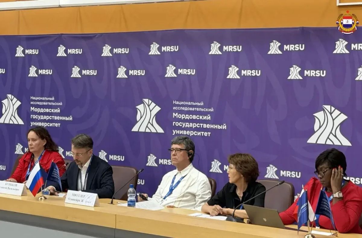 Языковое наследие. Столица Мордовии стала площадкой для важнейшей дискуссии Языковое наследие. Столица Мордовии стала площадкой для важнейшей дискуссии