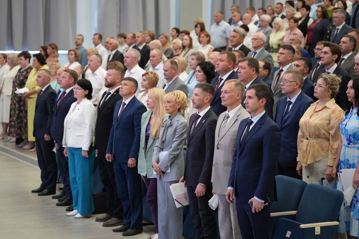 Артём Здунов: #КомандаПрезидента. Встретились с соратниками и однопартийцами из «Единой России»: обсудили планы и задачи нашей Народной программы, выдвинули кандидатов в депутаты ГосСобрания РМ по республиканскому списку и... Артём Здунов: #КомандаПрезидента. Встретились с соратниками и однопартийцами из «Единой России»: обсудили планы и задачи нашей Народной программы, выдвинули кандидатов в депутаты ГосСобрания РМ по республиканскому списку и...