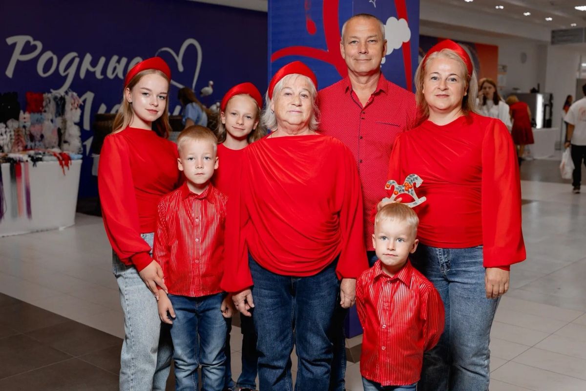 В Саранске открыли Всероссийский семейный форум «Родные – Любимые» В Саранске открыли Всероссийский семейный форум «Родные – Любимые»