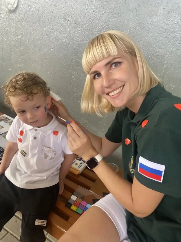 «Родные. Семейные. СВОи». На набережной реки Инсар Комитет семей воинов Отечества организовал мероприятие для семей участников СВО в честь Дня семьи, любви и верности «Родные. Семейные. СВОи». На набережной реки Инсар Комитет семей воинов Отечества организовал мероприятие для семей участников СВО в честь Дня семьи, любви и верности