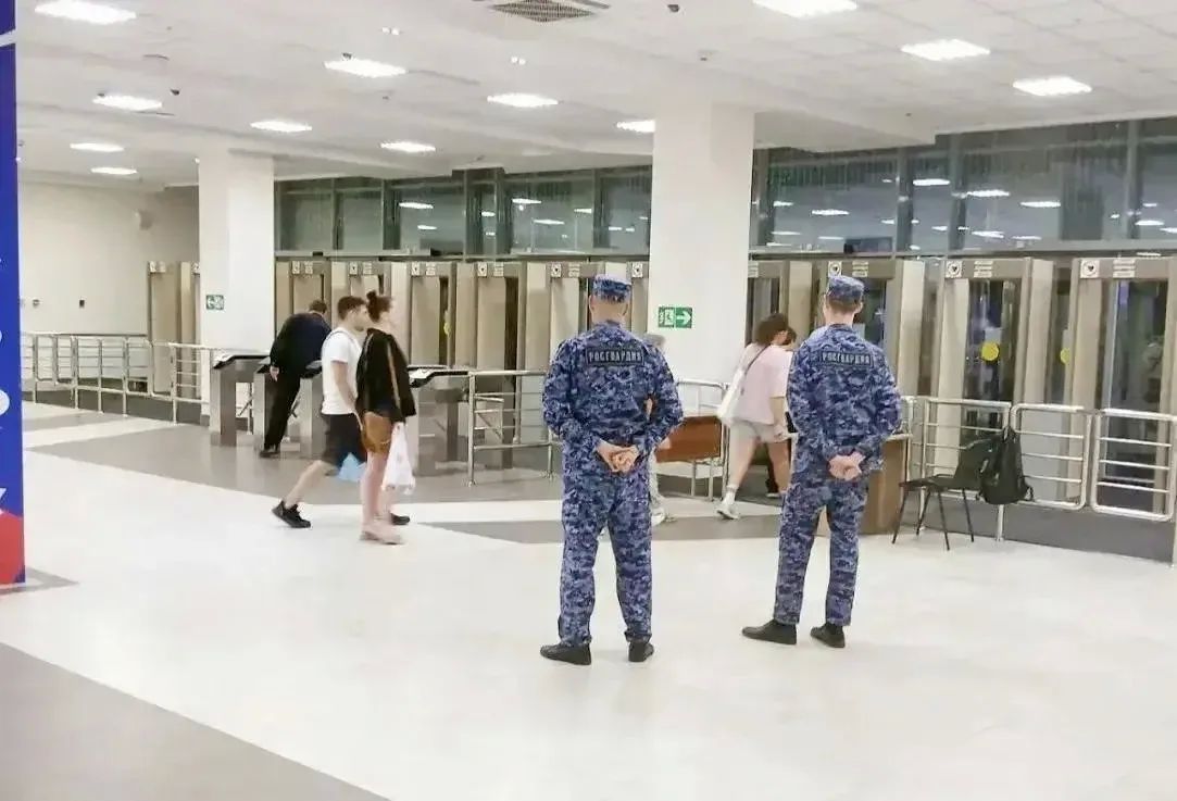 Семейный форум в Саранске под защитой сотрудников Росгвардии Семейный форум в Саранске под защитой сотрудников Росгвардии
