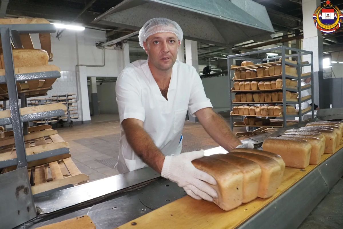 «Очень вкусный хлеб!» - Глава Мордовии Артём Здунов оценил работу вновь открывшегося саранского хлебозавода «Очень вкусный хлеб!» - Глава Мордовии Артём Здунов оценил работу вновь открывшегося саранского хлебозавода