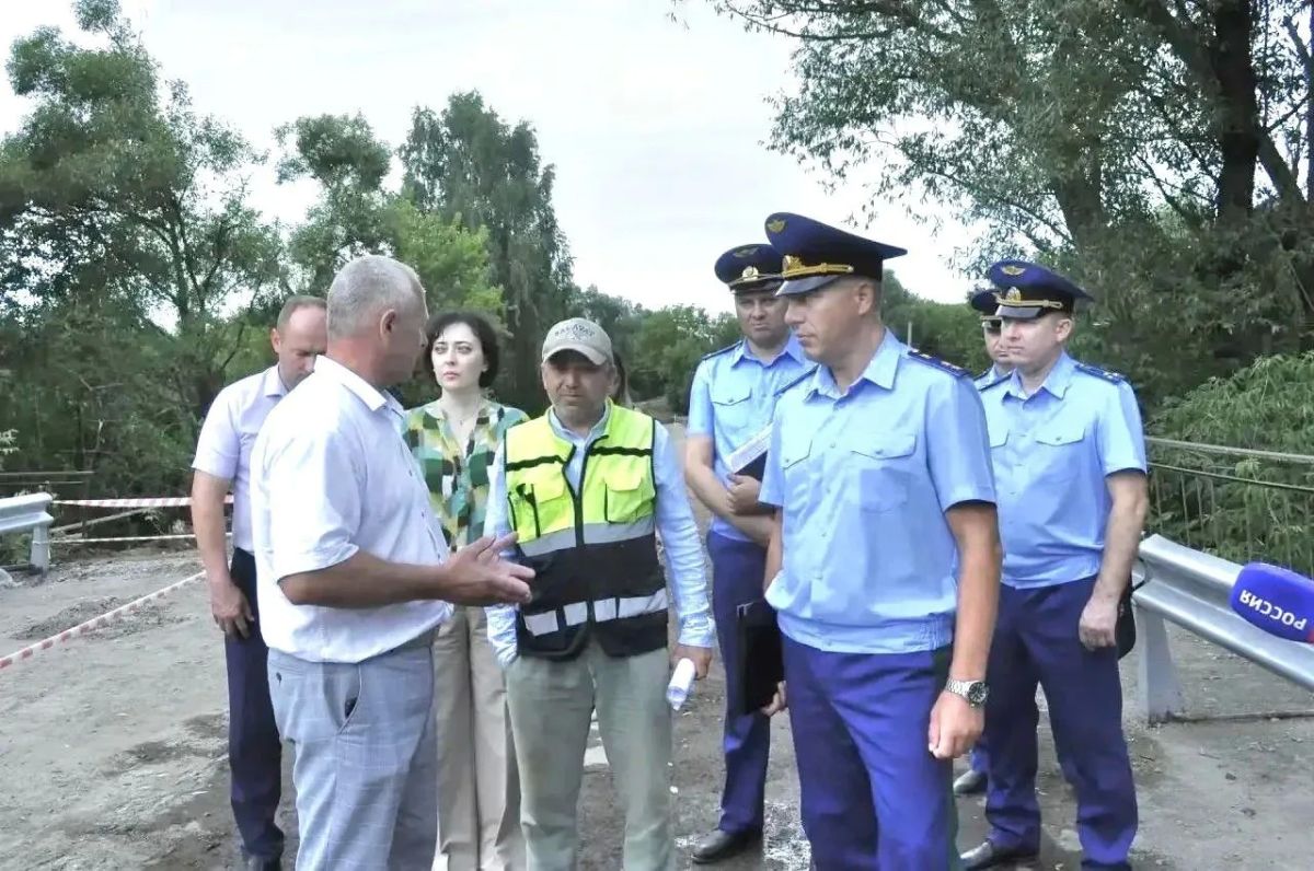 Прокурор республики Сергей Лапин в рамках работы мобильной приемной 22 июля 2026 года посетил Краснослободский район Прокурор республики Сергей Лапин в рамках работы мобильной приемной 22 июля 2026 года посетил Краснослободский район