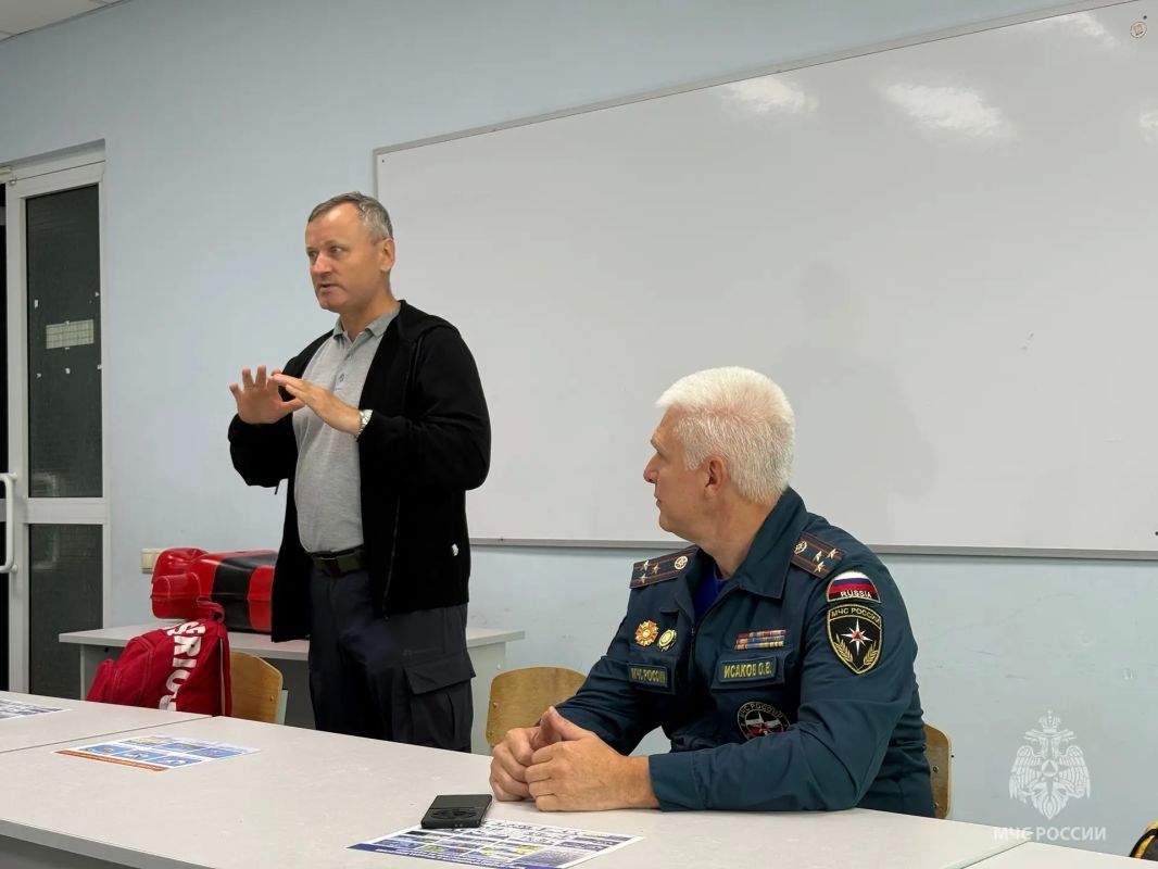 Не просто плавать, а спасать Не просто плавать, а спасать
