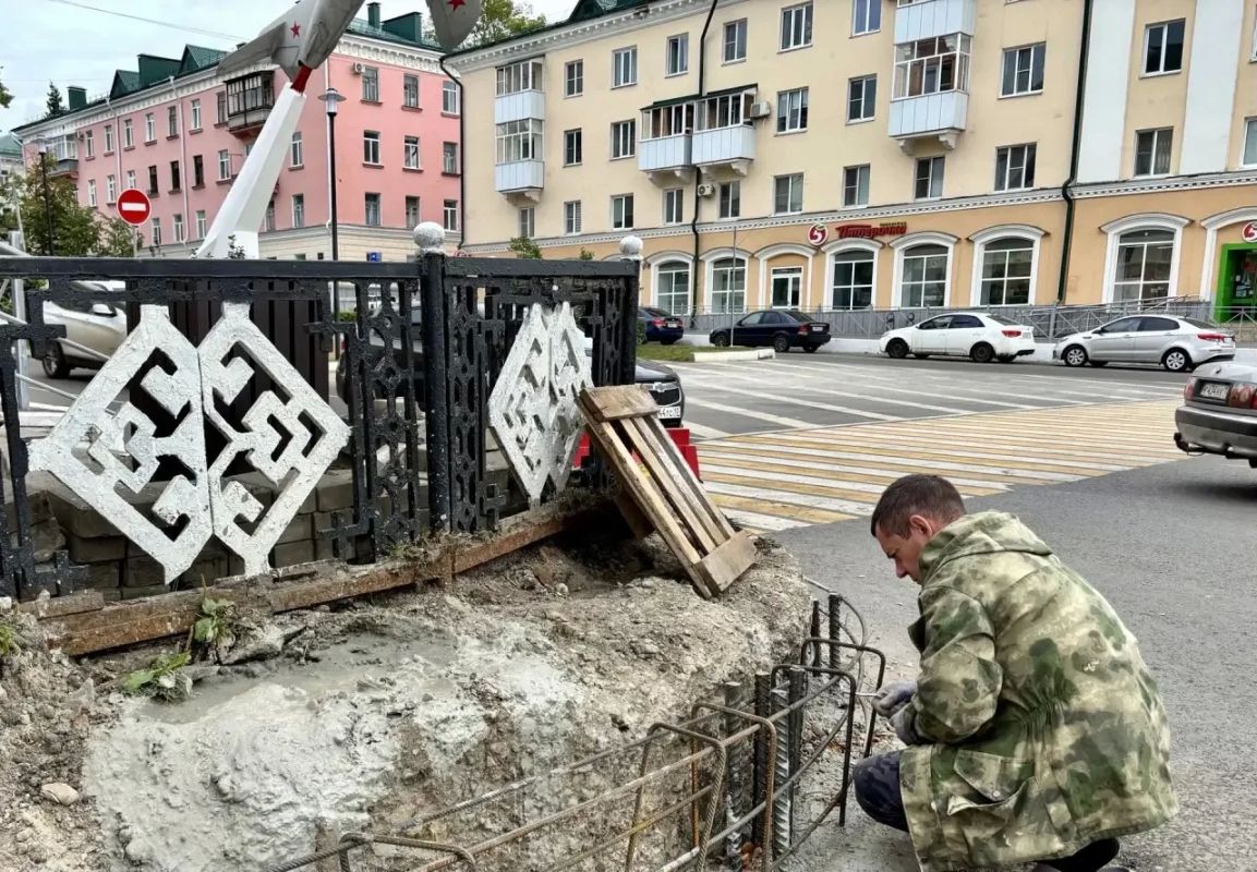 В Саранске на улице Советская на участке между ул. Пролетарской до здания №75 идут работы по ремонту подпорной стенки В Саранске на улице Советская на участке между ул. Пролетарской до здания №75 идут работы по ремонту подпорной стенки