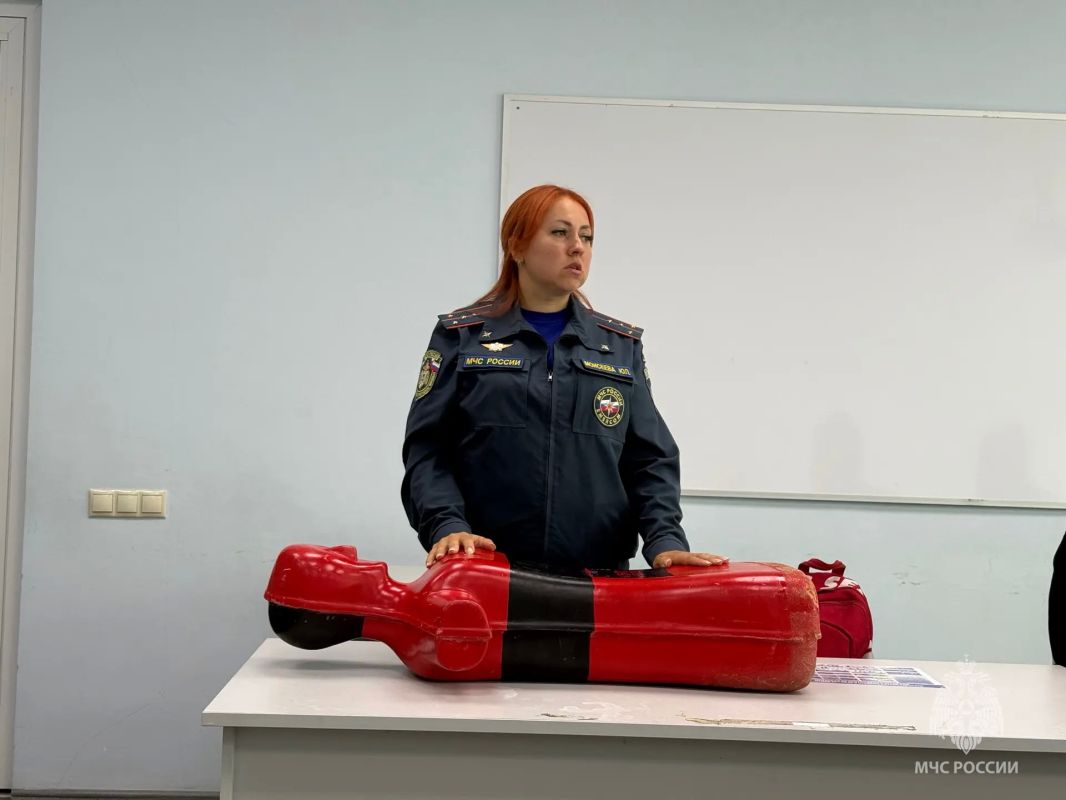 Не просто плавать, а спасать Не просто плавать, а спасать