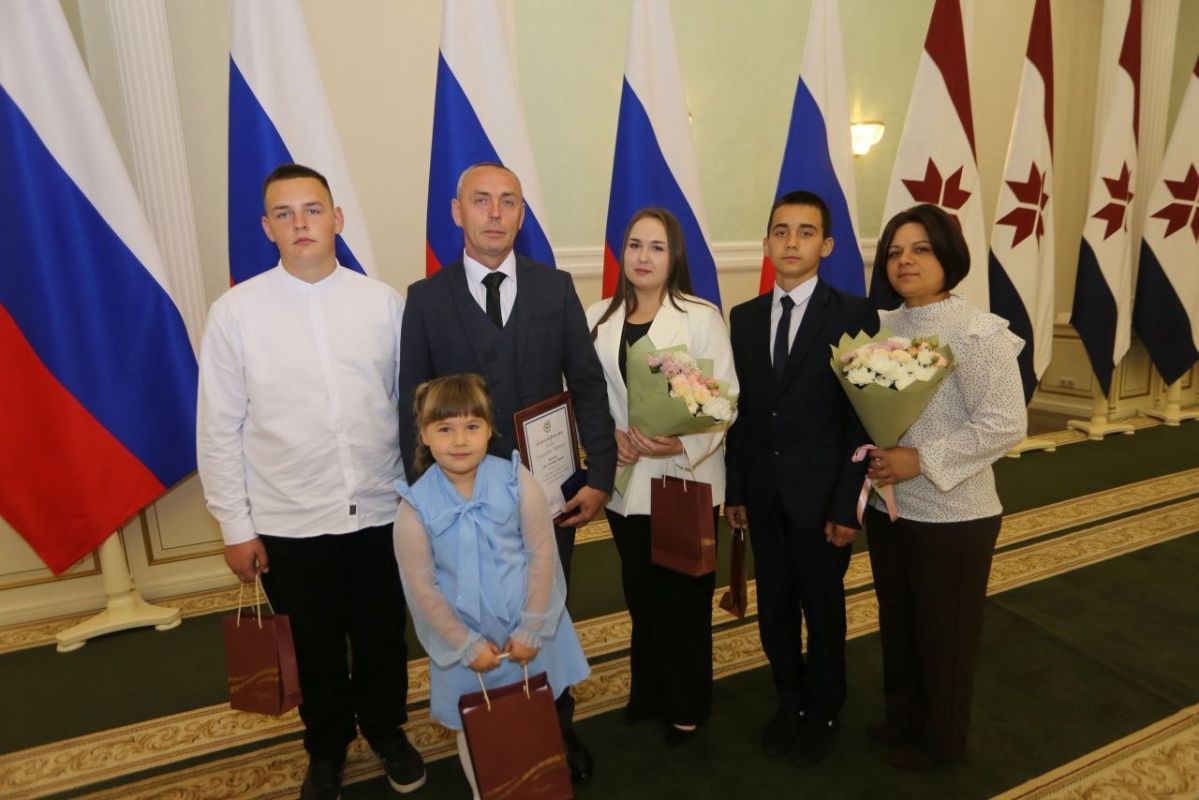 31 августа в Доме Республики прошла торжественная церемония награждения, посвященная Дню ветеринарного работника 31 августа в Доме Республики прошла торжественная церемония награждения, посвященная Дню ветеринарного работника