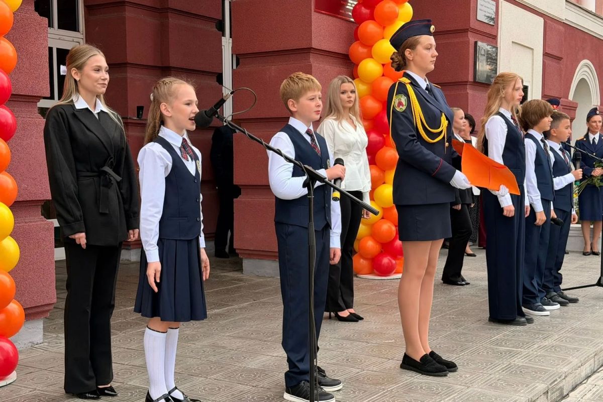 Наталья Долматова приняла участие в мероприятиях по случаю начала учебного года Наталья Долматова приняла участие в мероприятиях по случаю начала учебного года