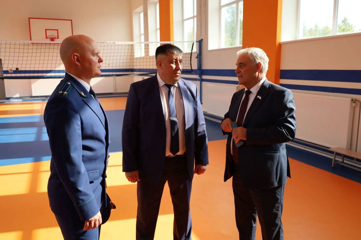 Владимир Чибиркин в День знаний побывал на школьной линейке в Ромодановской школе № 3 Владимир Чибиркин в День знаний побывал на школьной линейке в Ромодановской школе № 3