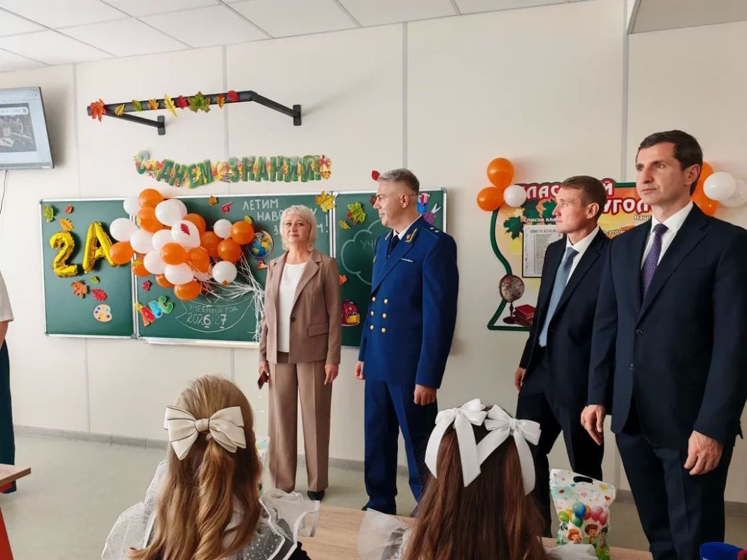Батыр Эмеев: "Именно в школе зарождаются мечты!" Батыр Эмеев: "Именно в школе зарождаются мечты!"
