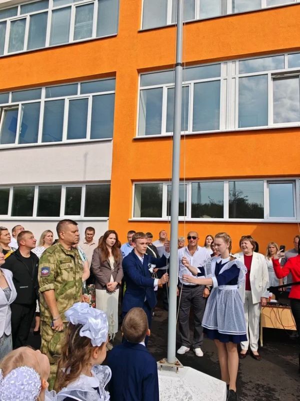 Батыр Эмеев: "Именно в школе зарождаются мечты!" Батыр Эмеев: "Именно в школе зарождаются мечты!"