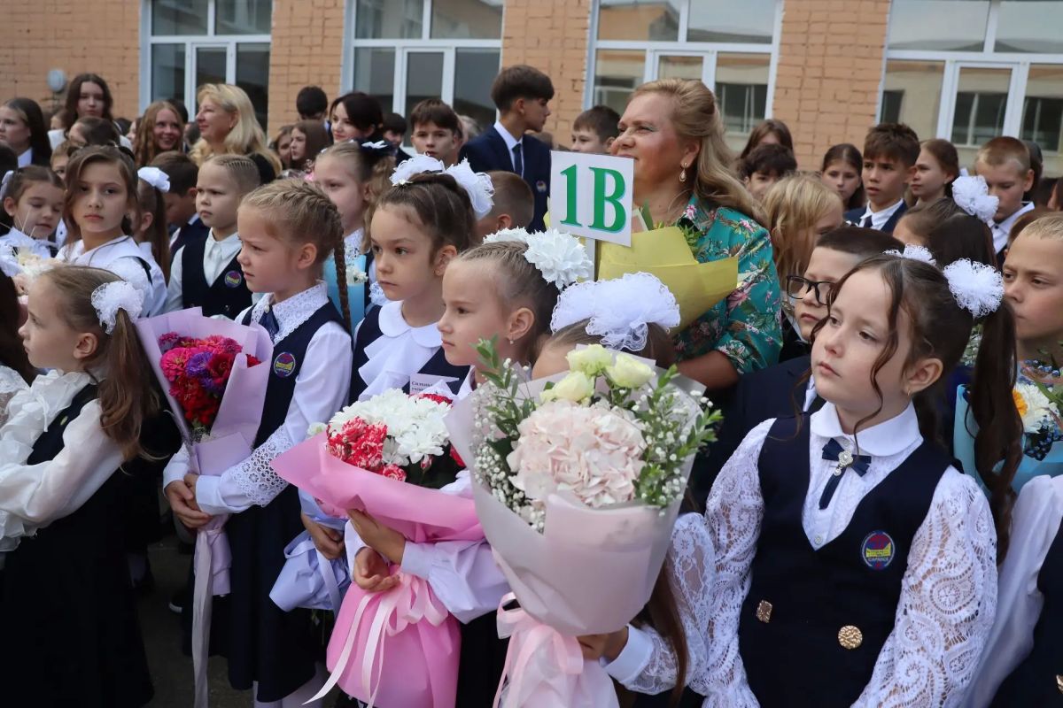 Сергей Вдовин поздравил школьников и студентов с Днём знаний Сергей Вдовин поздравил школьников и студентов с Днём знаний