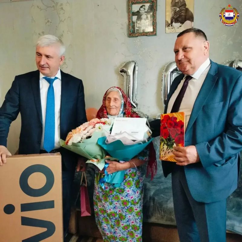 100 лет труда и заботы. Свой столетний юбилей отметили труженики тыла и ветераны труда – Клавдия Григорьевна Шмелёва из села Рязановка Старошайговского района и Прасковья Константиновна Миронова из Саранска 100 лет труда и заботы. Свой столетний юбилей отметили труженики тыла и ветераны труда – Клавдия Григорьевна Шмелёва из села Рязановка Старошайговского района и Прасковья Константиновна Миронова из Саранска