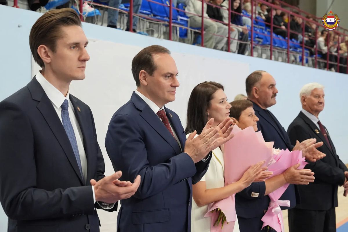 Сила, характер и память: чемпионат по гиревому спорту Сила, характер и память: чемпионат по гиревому спорту