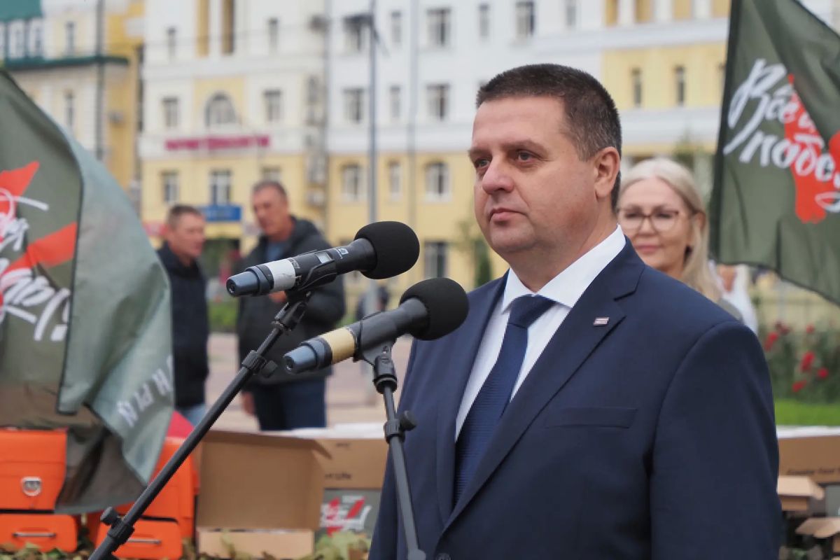 Артём Здунов: На Соборной площади, у Кафедрального собора святого праведного воина Феодора Ушакова освятили и отправили в добрый путь гумпомощь нашим бойцам Артём Здунов: На Соборной площади, у Кафедрального собора святого праведного воина Феодора Ушакова освятили и отправили в добрый путь гумпомощь нашим бойцам