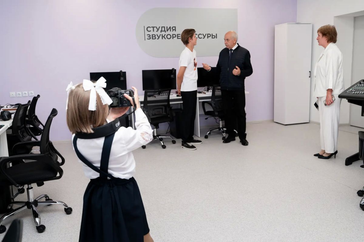 12 сентября в Ардатовской детской школе искусств – одной из старейших детских школ искусств Республики Мордовия – открылась Школа креативных индустрий (ШКИ) 12 сентября в Ардатовской детской школе искусств – одной из старейших детских школ искусств Республики Мордовия – открылась Школа креативных индустрий (ШКИ)