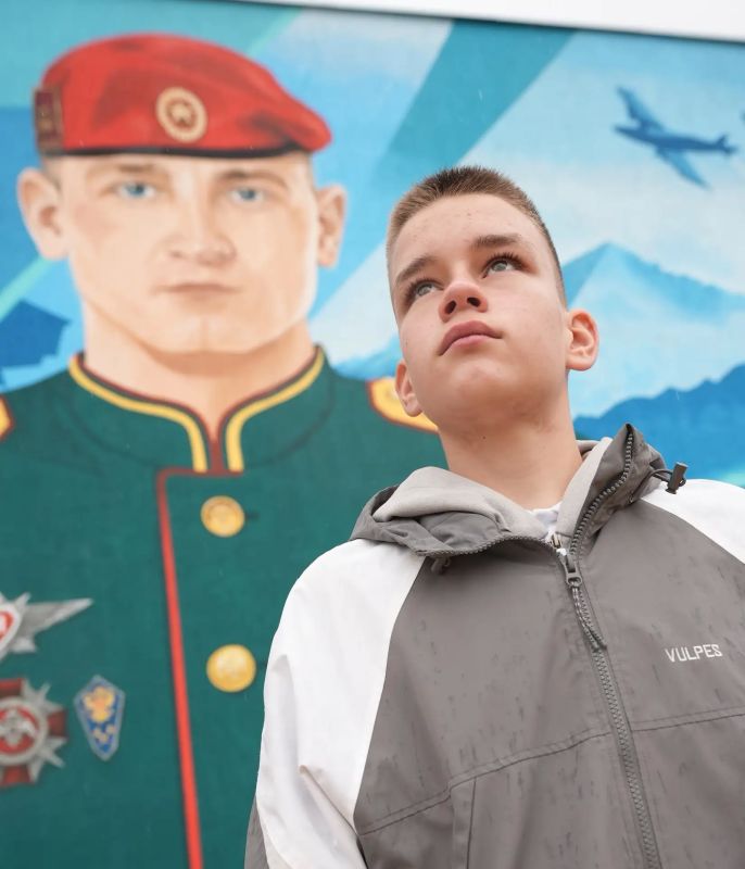 Артём Здунов: Вместе с родными и близкими, сыном Егором, боевыми товарищами почтили память нашего героя - Игоря Паничкина… Сегодня ему бы исполнилось 36 лет… Героически защищал Родину Артём Здунов: Вместе с родными и близкими, сыном Егором, боевыми товарищами почтили память нашего героя - Игоря Паничкина… Сегодня ему бы исполнилось 36 лет… Героически защищал Родину