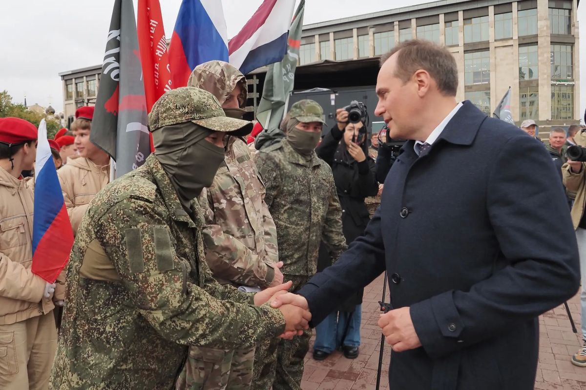 Артём Здунов: На Соборной площади, у Кафедрального собора святого праведного воина Феодора Ушакова освятили и отправили в добрый путь гумпомощь нашим бойцам Артём Здунов: На Соборной площади, у Кафедрального собора святого праведного воина Феодора Ушакова освятили и отправили в добрый путь гумпомощь нашим бойцам