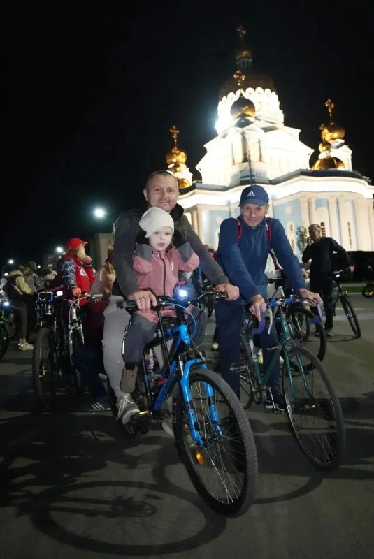 14 сентября в Саранске прошёл третий велопробег «Путешествуе.М на двух колёсах» 14 сентября в Саранске прошёл третий велопробег «Путешествуе.М на двух колёсах»