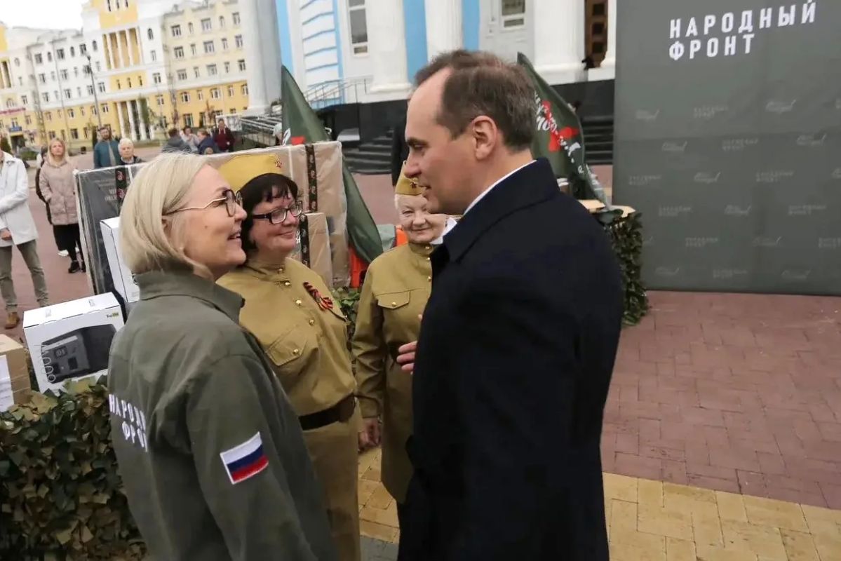 Артём Здунов: На Соборной площади, у Кафедрального собора святого праведного воина Феодора Ушакова освятили и отправили в добрый путь гумпомощь нашим бойцам Артём Здунов: На Соборной площади, у Кафедрального собора святого праведного воина Феодора Ушакова освятили и отправили в добрый путь гумпомощь нашим бойцам