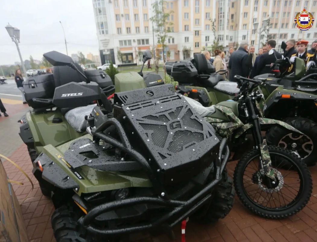 Мордовия: всё для Победы!. Сегодня у стен Кафедрального собора святого праведного воина Феодора Ушакова прошла торжественная церемония передачи гуманитарной помощи для наших защитников Мордовия: всё для Победы!. Сегодня у стен Кафедрального собора святого праведного воина Феодора Ушакова прошла торжественная церемония передачи гуманитарной помощи для наших защитников