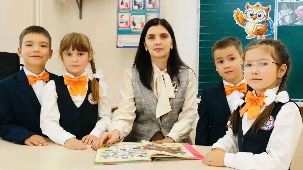 Наш педагог — в финале Всероссийской Олимпиады! Болеем за Светлану Николаевну! Учитель начальных классов МОУ г.о....