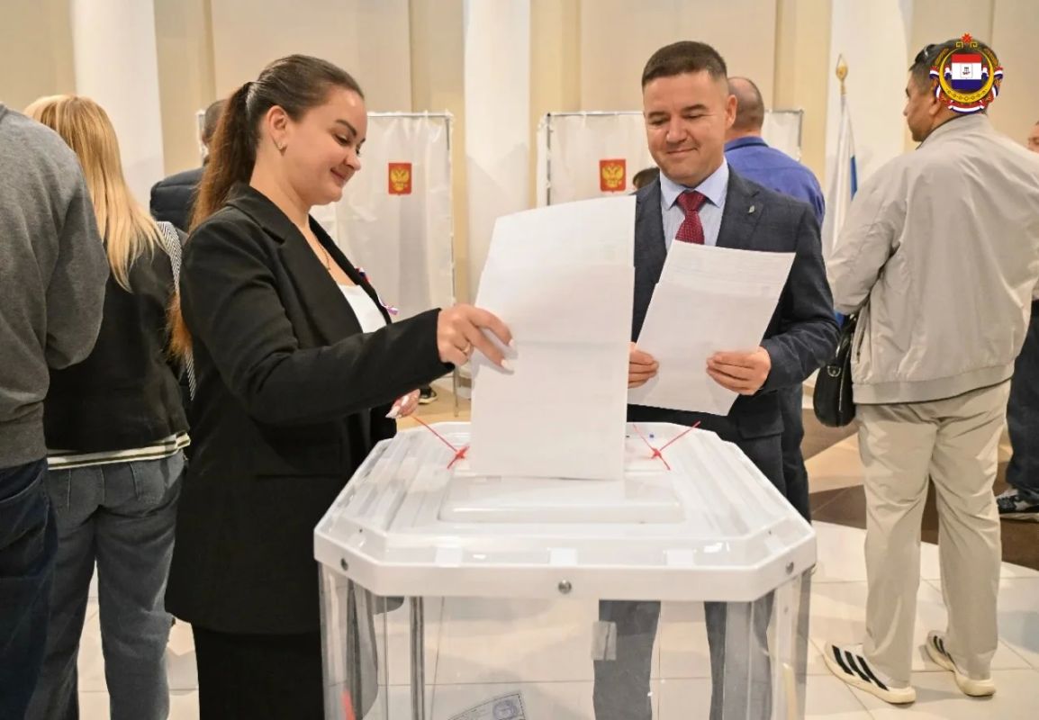 Будущее зависит от нас!. В Мордовском республиканском краеведческом музее имени И.Д. Воронина одним из первых на избирательном участке №475 проголосовал участник боевых действий, кавалер двух орденов Мужества, участник... Будущее зависит от нас!. В Мордовском республиканском краеведческом музее имени И.Д. Воронина одним из первых на избирательном участке №475 проголосовал участник боевых действий, кавалер двух орденов Мужества, участник...
