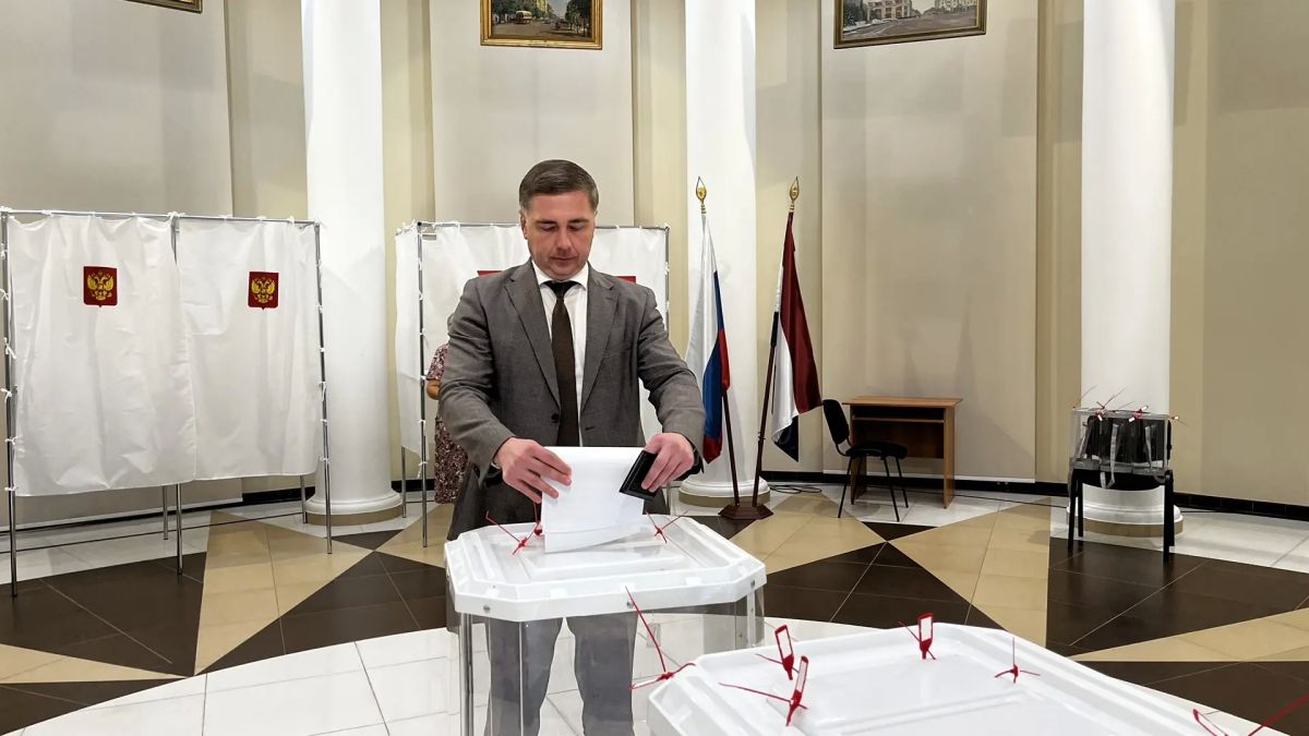 Председатель Государственного комитета по транспорту и дорожному хозяйству Республики Мордовия Василий Павлович Понедельников исполнил свой гражданский долг Председатель Государственного комитета по транспорту и дорожному хозяйству Республики Мордовия Василий Павлович Понедельников исполнил свой гражданский долг